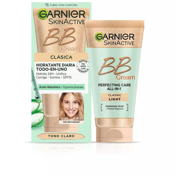 Feuchtigkeitscreme mit Farbe Garnier Skin Naturals Spf 15 Klar (50 ml)